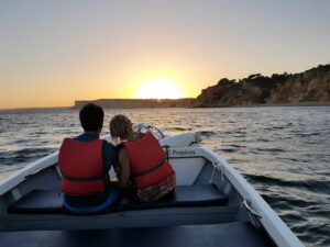 Sunset Boat Tour at Ponta da Piedade with a couple.